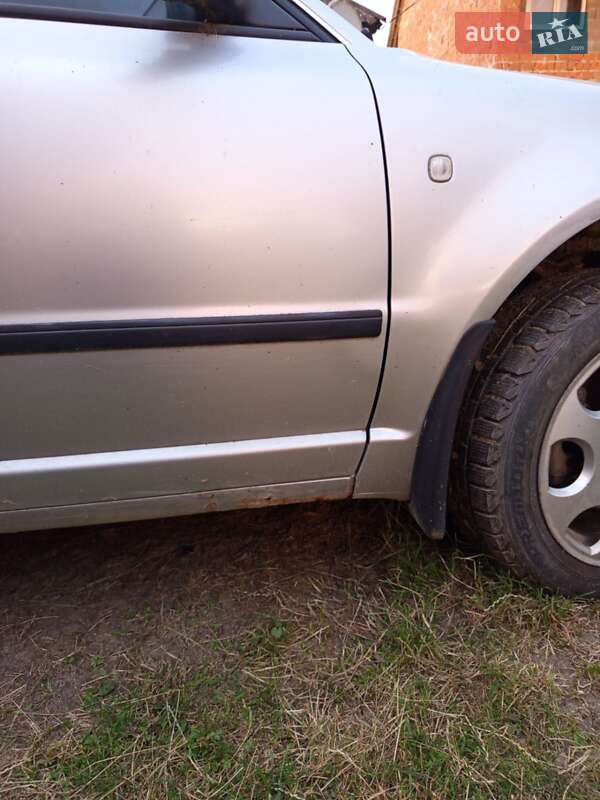 Лифтбек Skoda Superb 2003 в Герце