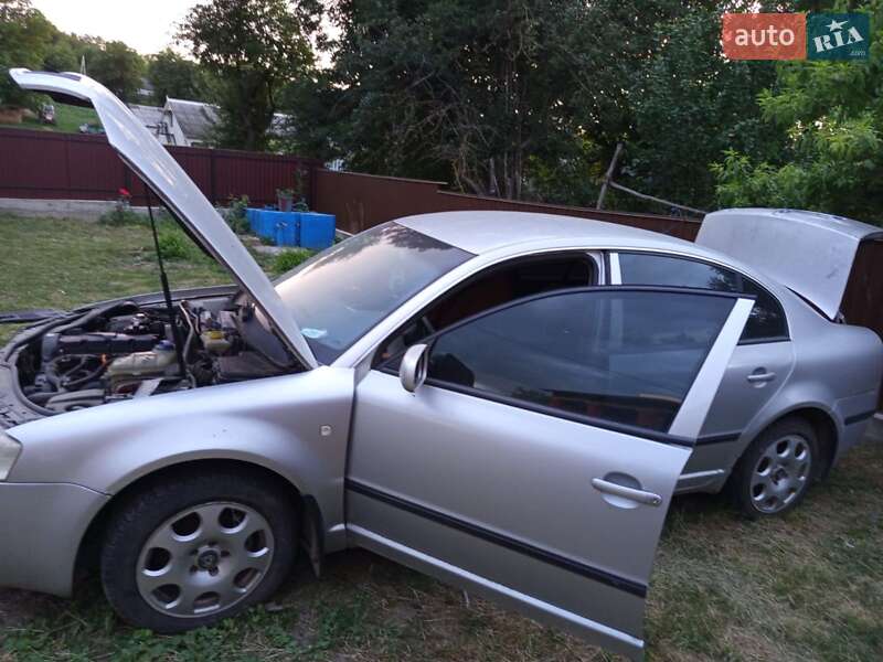 Лифтбек Skoda Superb 2003 в Герце