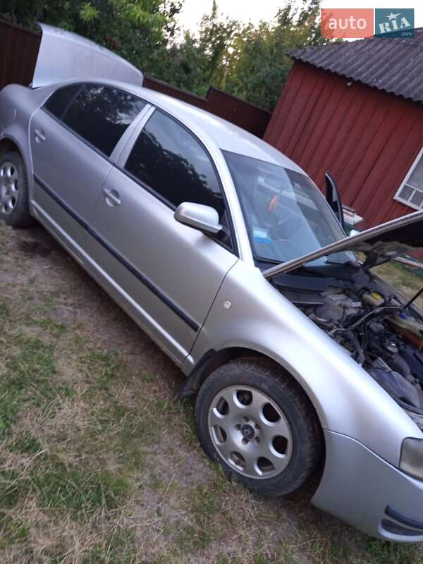 Лифтбек Skoda Superb 2003 в Герце