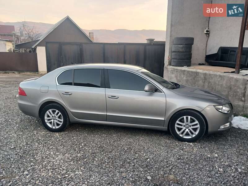 Ліфтбек Skoda Superb 2012 в Іршаві