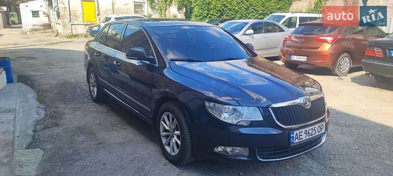 Ліфтбек Skoda Superb 2012 в Дніпрі