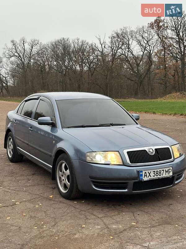 Ліфтбек Skoda Superb 2004 в Тростянці фото Ліфтбек Skoda Superb 2004 в Тростянці