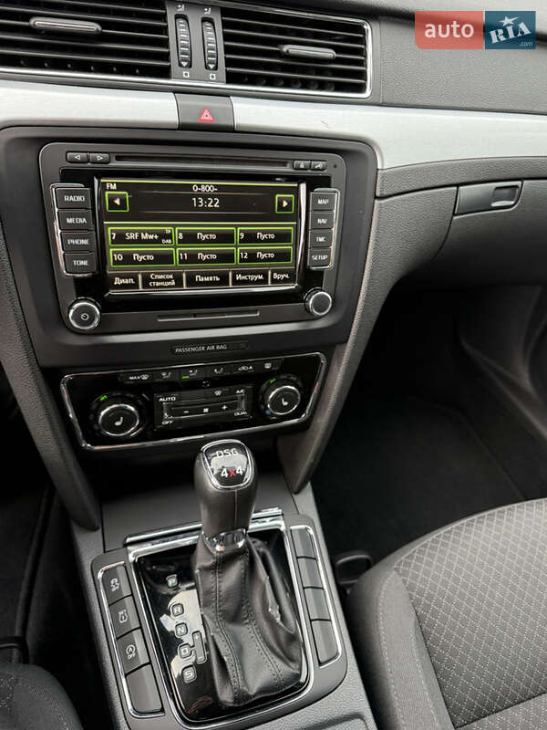 Універсал Skoda Superb 2014 в Дніпрі