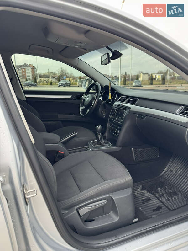 Универсал Skoda Superb 2014 в Львове фото 16 Универсал Skoda Superb 2014 в Львове