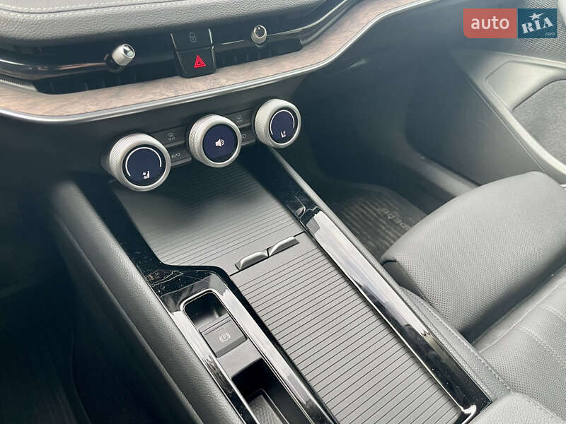 Ліфтбек Skoda Superb 2024 в Дніпрі фото 32 Ліфтбек Skoda Superb 2024 в Дніпрі