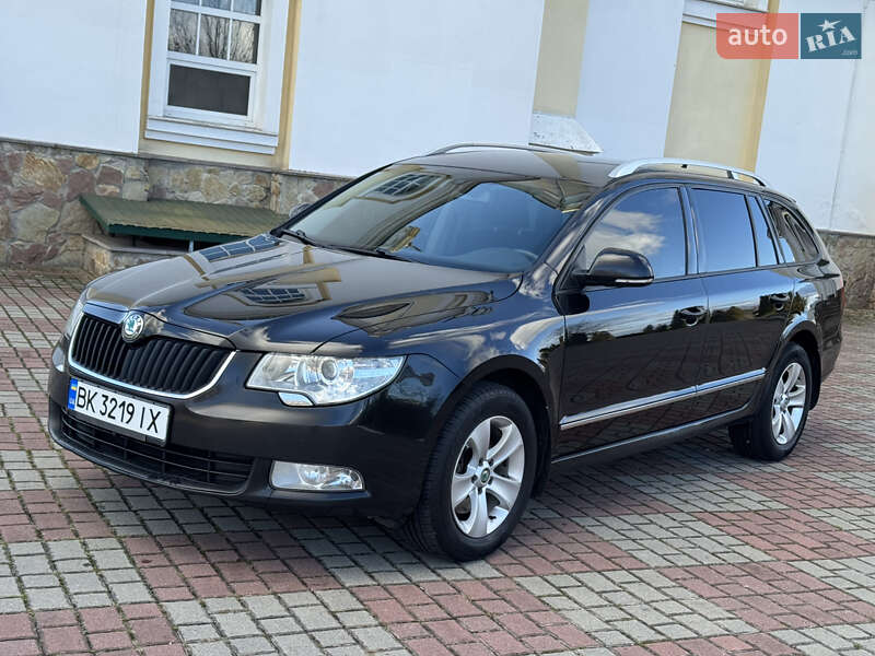 Универсал Skoda Superb 2012 в Вараше фото Универсал Skoda Superb 2012 в Вараше