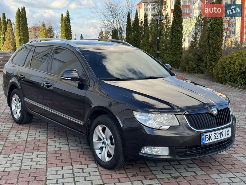 Универсал Skoda Superb 2012 в Вараше фото 13 Универсал Skoda Superb 2012 в Вараше