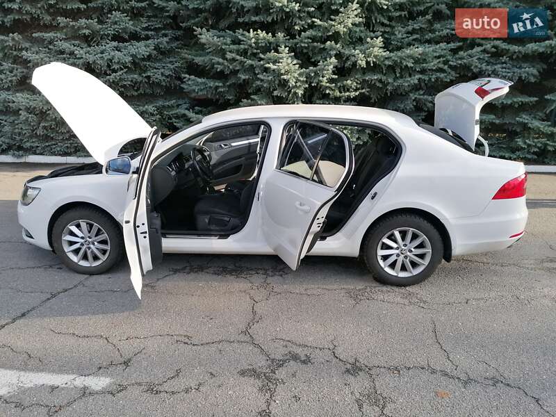 Лифтбек Skoda Superb 2013 в Харькове