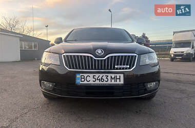 Лифтбек Skoda Superb 2013 в Львове