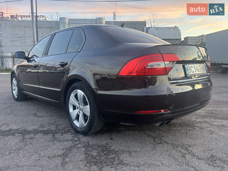 Ліфтбек Skoda Superb 2013 в Львові