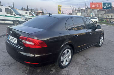 Лифтбек Skoda Superb 2013 в Львове