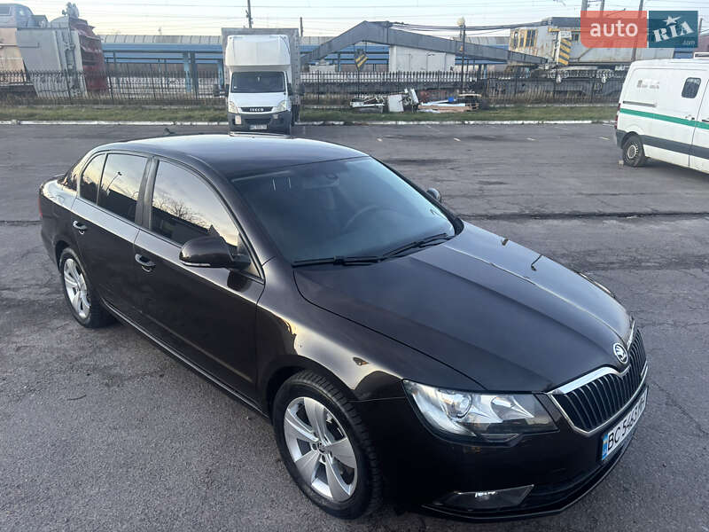 Ліфтбек Skoda Superb 2013 в Львові