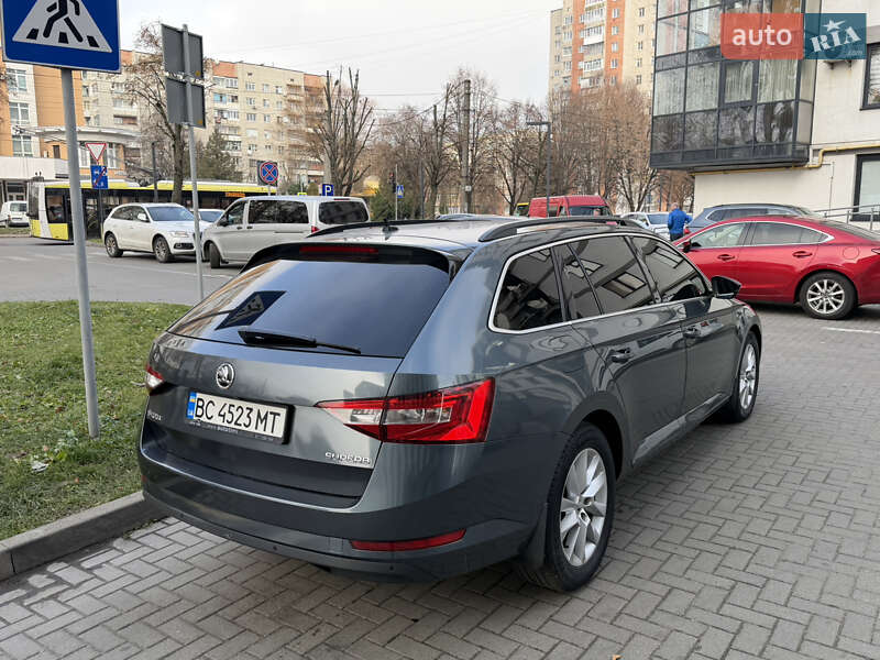 Універсал Skoda Superb 2015 в Львові