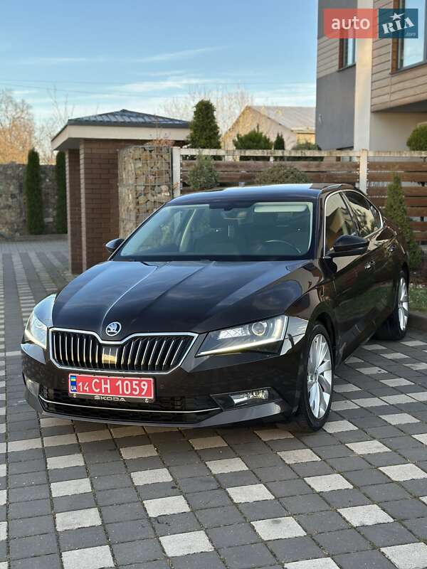 Ліфтбек Skoda Superb 2018 в Стрию