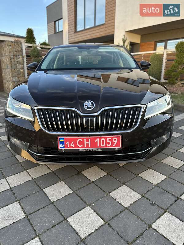 Ліфтбек Skoda Superb 2018 в Стрию