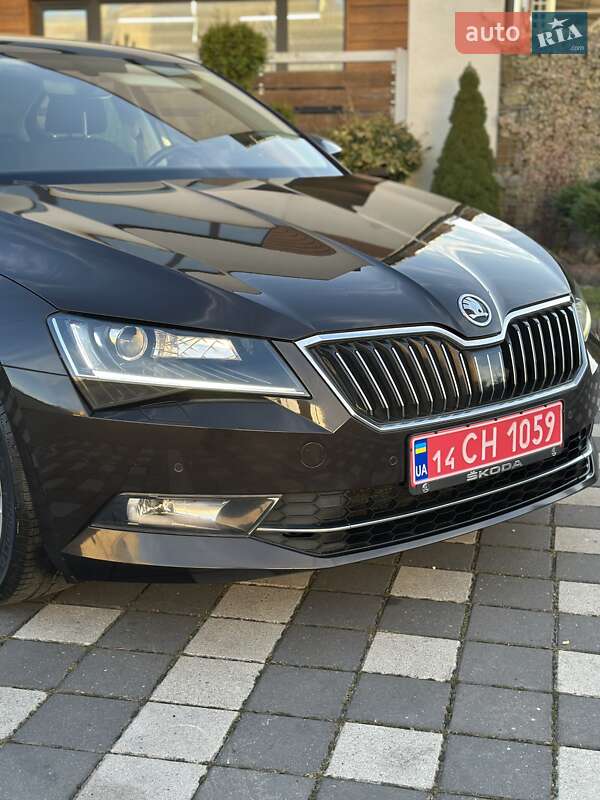 Ліфтбек Skoda Superb 2018 в Стрию