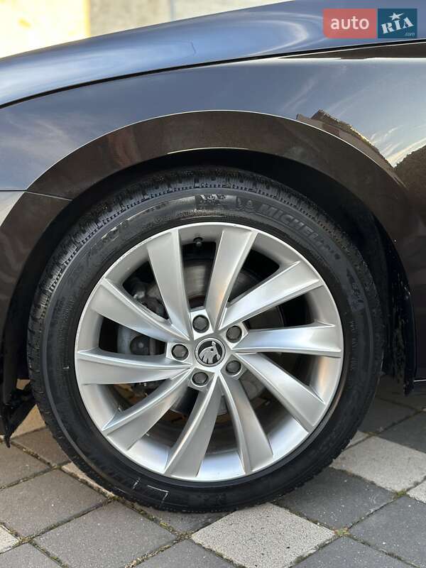 Ліфтбек Skoda Superb 2018 в Стрию