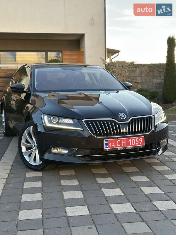 Ліфтбек Skoda Superb 2018 в Стрию