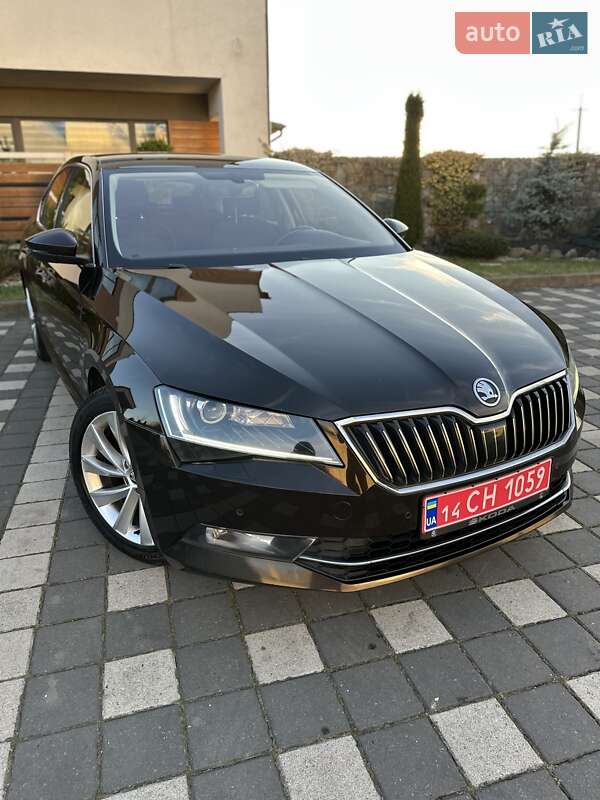 Ліфтбек Skoda Superb 2018 в Стрию