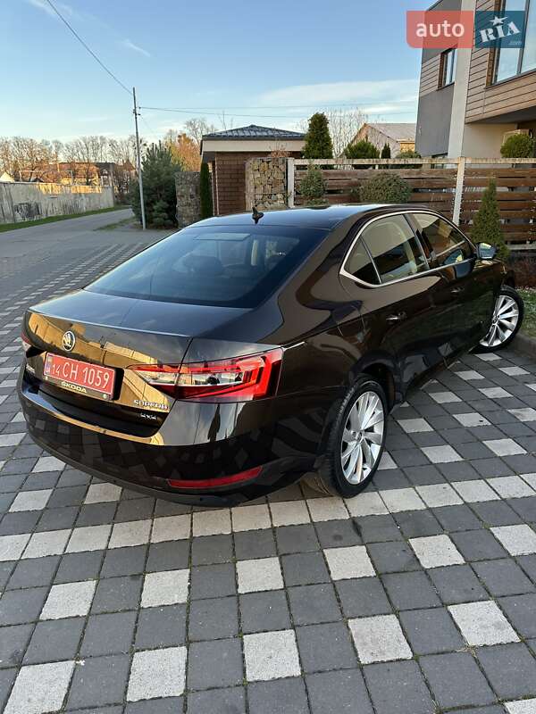 Ліфтбек Skoda Superb 2018 в Стрию