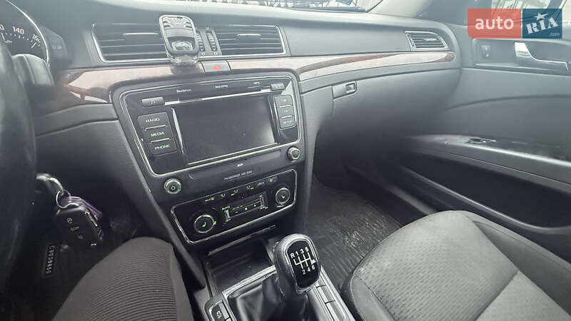 Ліфтбек Skoda Superb 2011 в Калуші