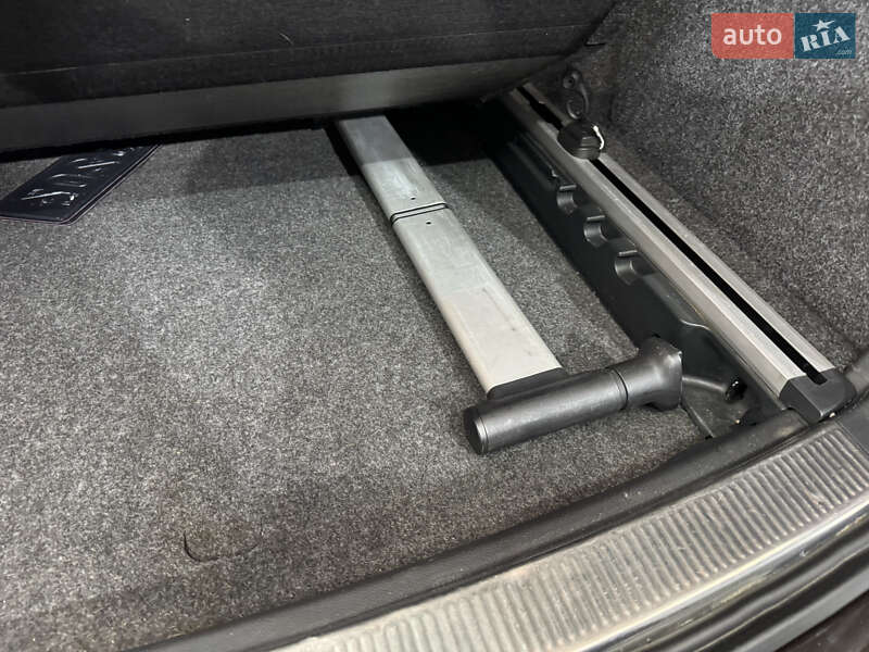 Универсал Skoda Superb 2012 в Кременце