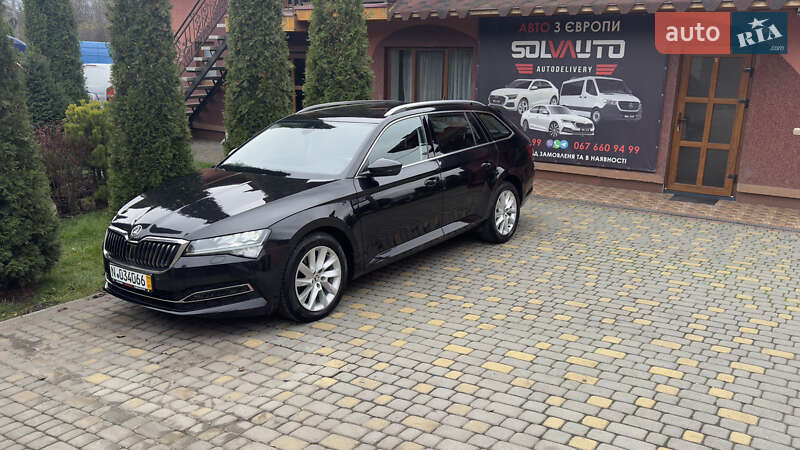 Универсал Skoda Superb 2022 в Сваляве