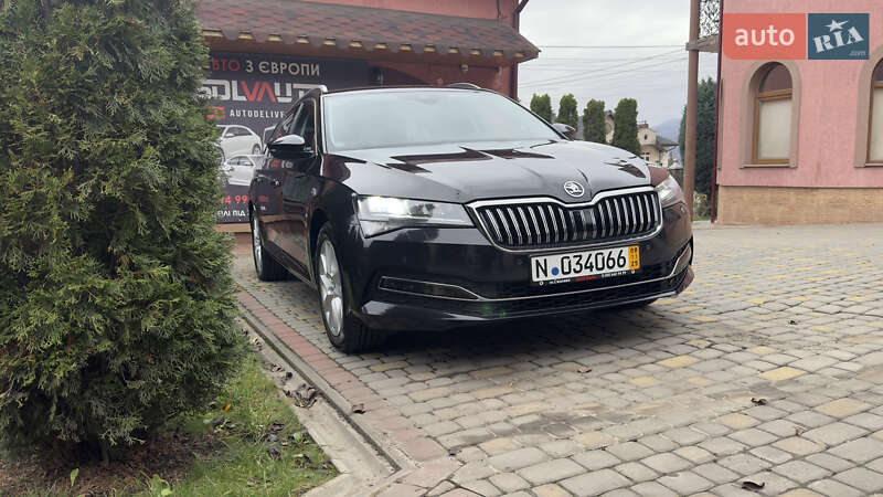 Универсал Skoda Superb 2022 в Сваляве