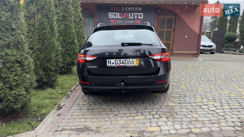 Универсал Skoda Superb 2022 в Сваляве