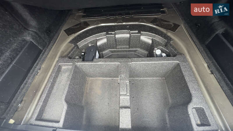 Универсал Skoda Superb 2022 в Сваляве