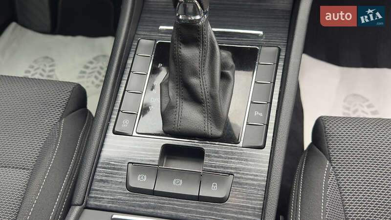 Универсал Skoda Superb 2022 в Сваляве