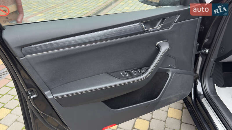 Универсал Skoda Superb 2022 в Сваляве