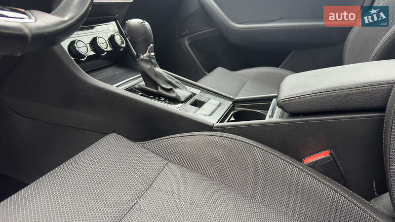 Универсал Skoda Superb 2022 в Сваляве