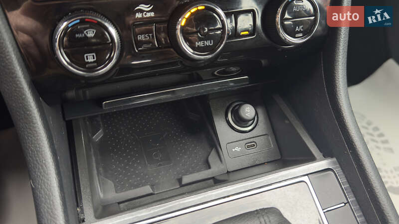 Универсал Skoda Superb 2022 в Сваляве