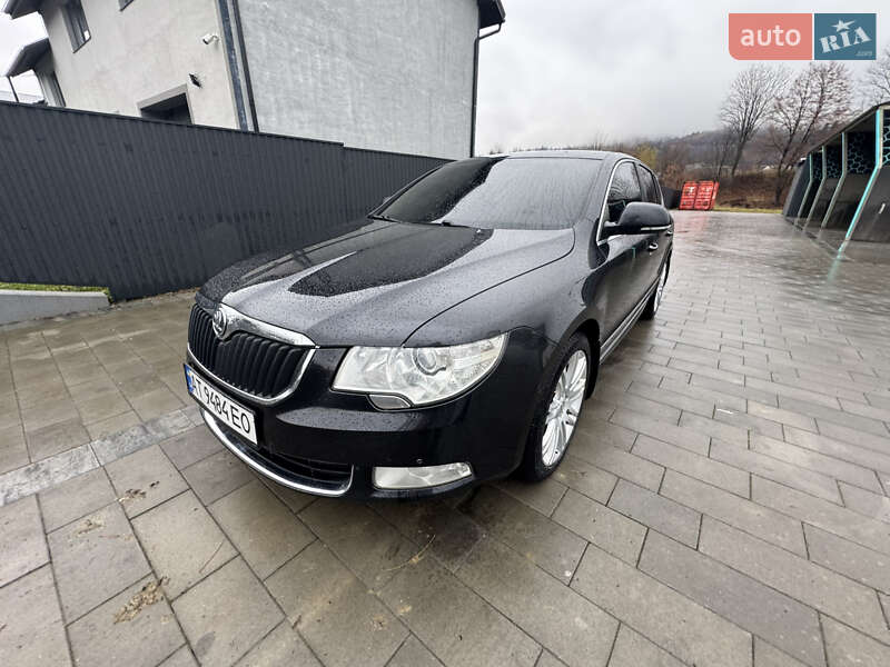 Лифтбек Skoda Superb 2012 в Делятине