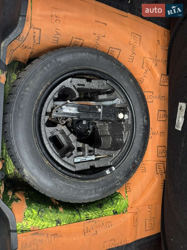 Лифтбек Skoda Superb 2012 в Делятине