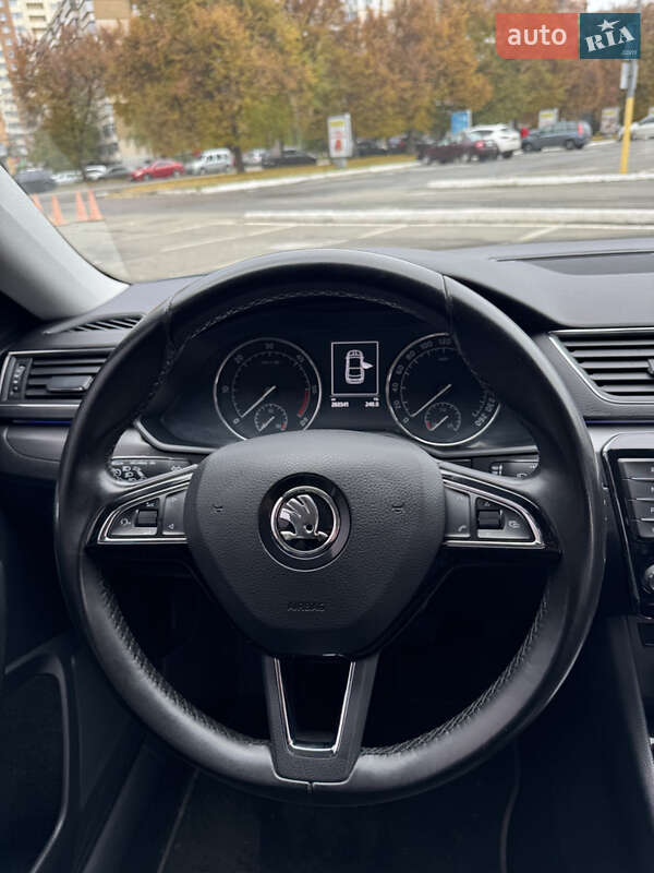 Лифтбек Skoda Superb 2016 в Киеве