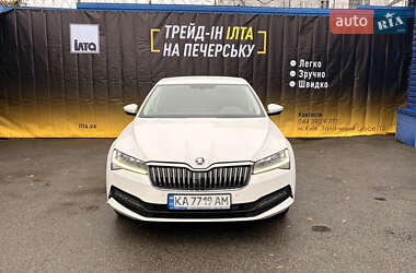 Лифтбек Skoda Superb 2020 в Киеве