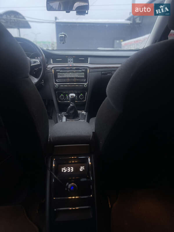 Лифтбек Skoda Superb 2014 в Львове