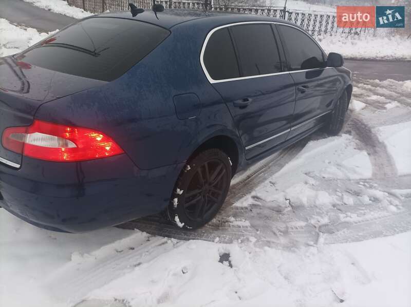 Лифтбек Skoda Superb 2009 в Львове