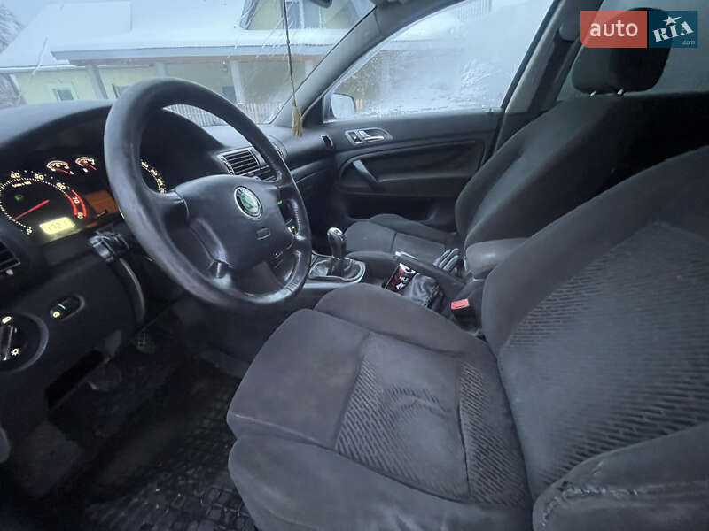 Ліфтбек Skoda Superb 2003 в Турці