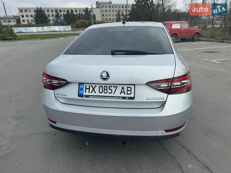 Ліфтбек Skoda Superb 2016 в Хмельницькому