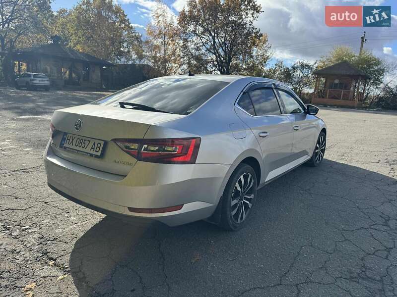Ліфтбек Skoda Superb 2016 в Хмельницькому