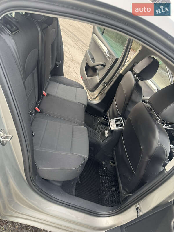 Лифтбек Skoda Superb 2016 в Харькове