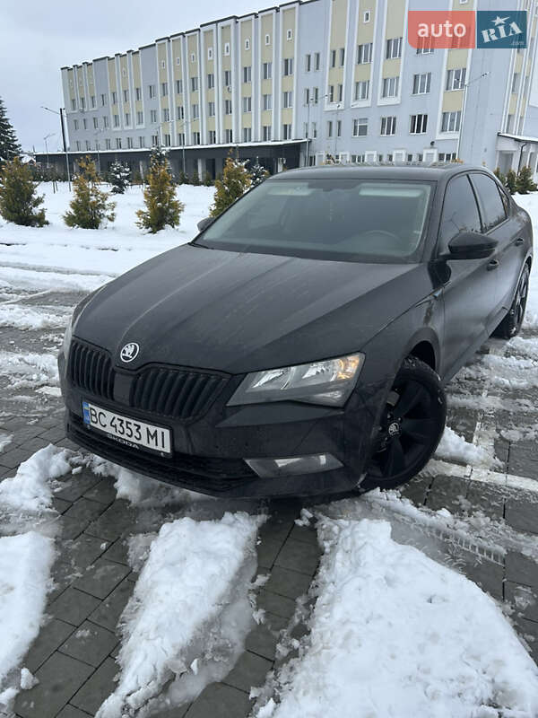 Лифтбек Skoda Superb 2016 в Мостиске