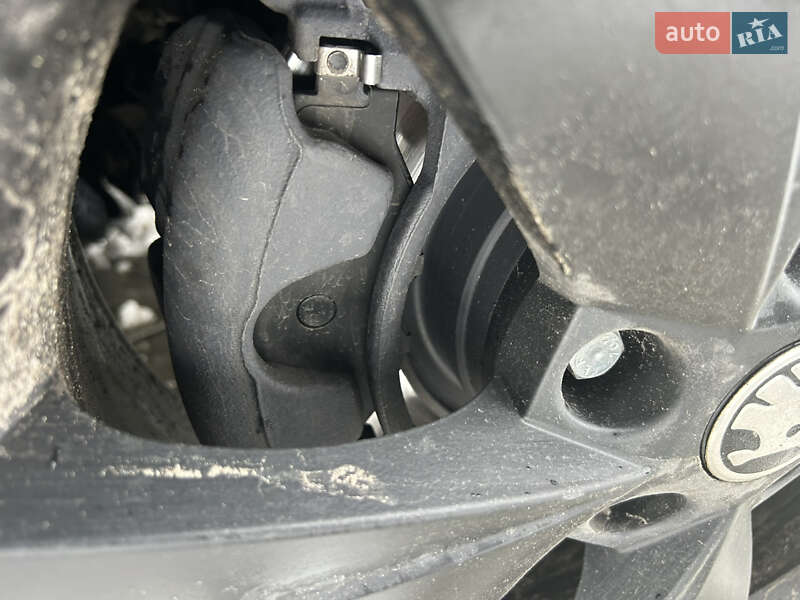 Лифтбек Skoda Superb 2016 в Мостиске