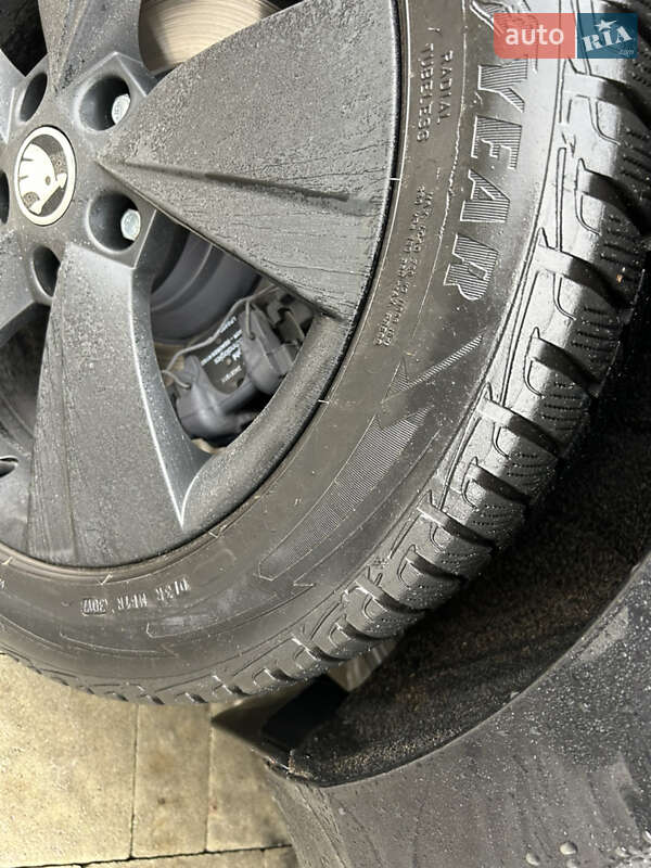 Лифтбек Skoda Superb 2016 в Мостиске