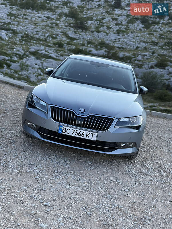 Ліфтбек Skoda Superb 2015 в Дрогобичі