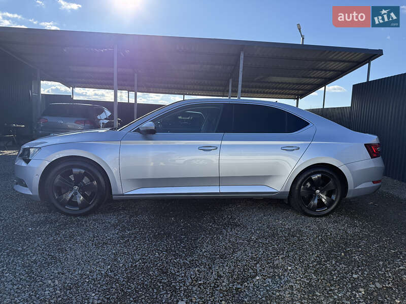 Ліфтбек Skoda Superb 2017 в Мукачевому