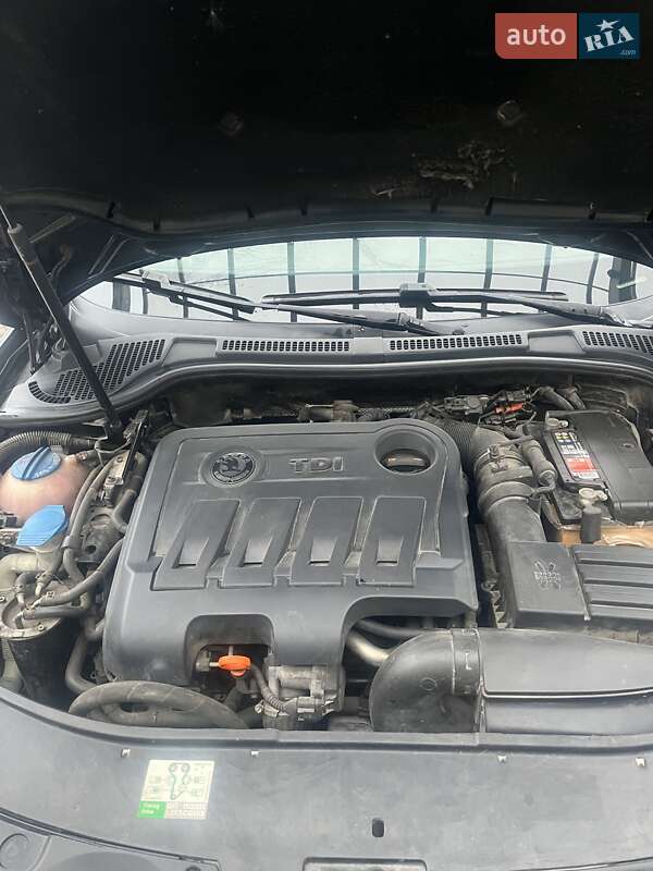 Універсал Skoda Superb 2012 в Хмельницькому